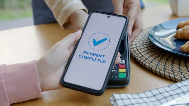 Как настроить и использовать бесконтактные платежи на смартфоне